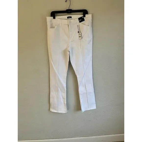 Express Woman Mid Rise White Pintuck Skyscraper Jeans, Size 14S